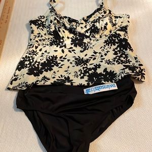 Ladies bathing suit